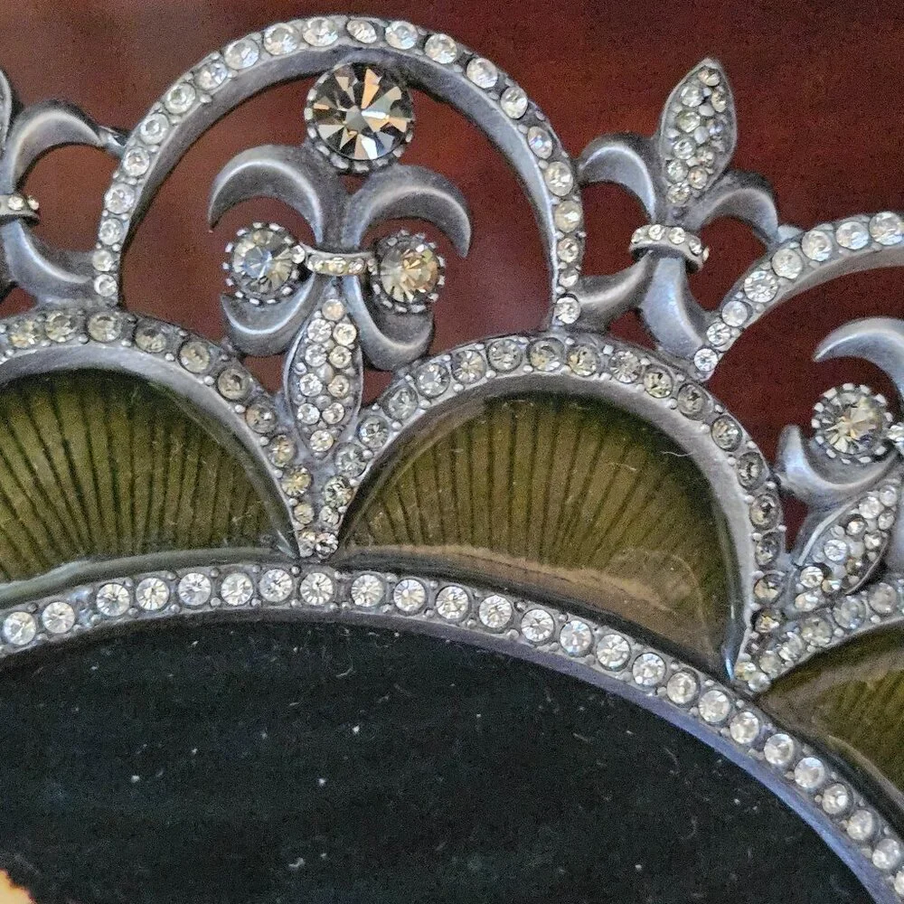 RARE JAY STRONGWATER GREEN FLEUR DE LIS TIARA SCROLL CRYSTAL ENAMEL ROUND FRAME